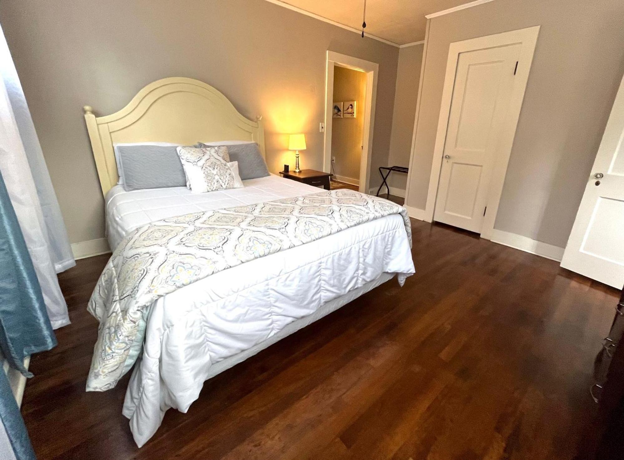 King Bed Family Friendly Cottage - Walk To Zoo & Waterpark - Near Downtown & Midtown Хатисбург Екстериор снимка