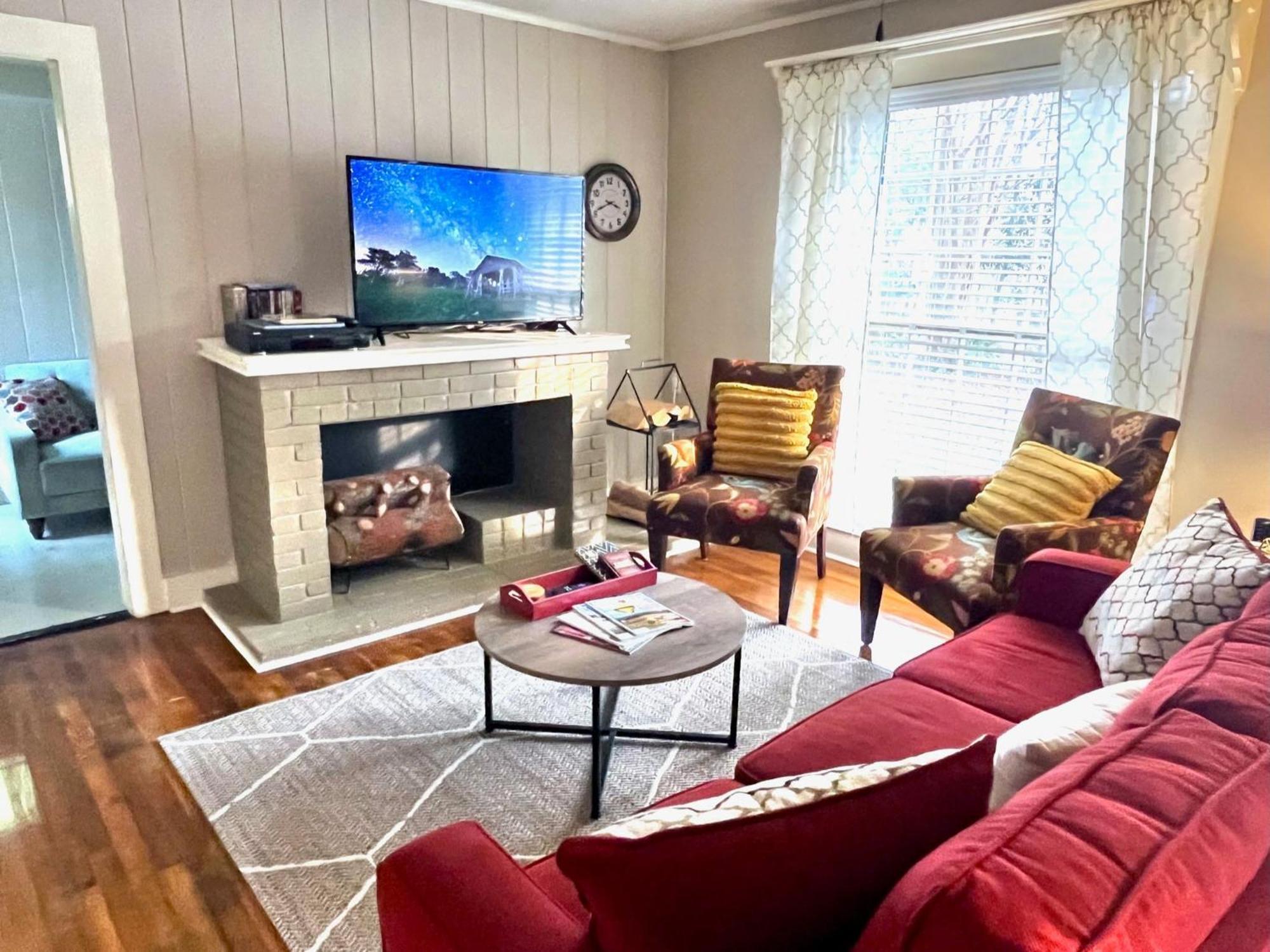 King Bed Family Friendly Cottage - Walk To Zoo & Waterpark - Near Downtown & Midtown Хатисбург Екстериор снимка